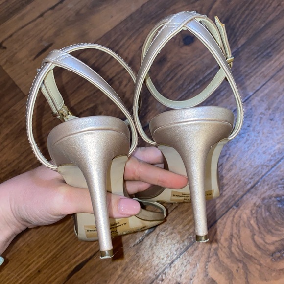 Sole Society Gold Heels - Picture 4 of 6